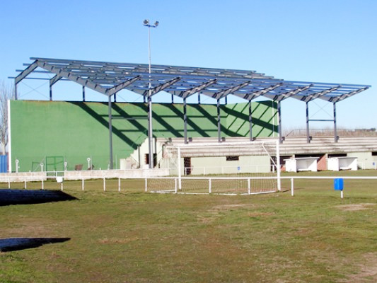 J. Delgado R. S.L. estructura metálica de techo en polideportivo