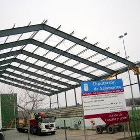 J. Delgado R. S.L. estructura metálica de techo alto